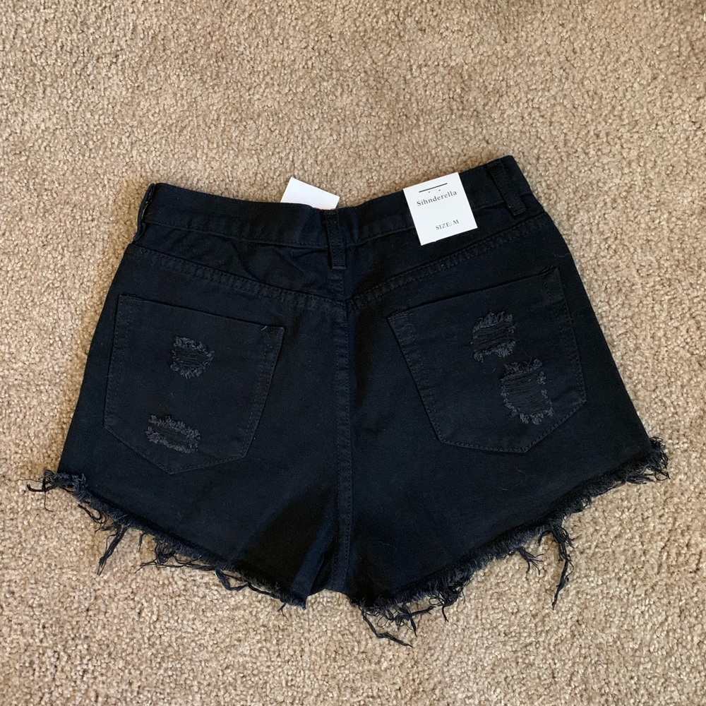 ❌❌SOLD❌❌ Black Shorts - Picture 2 of 2